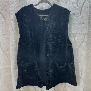 ODE ET SANN Black Textured Faux Fur Vest Toggle Closure Pockets